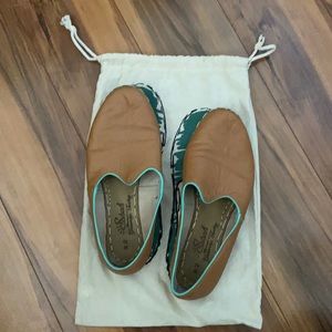 Sabah size 40 Camel with teal trim